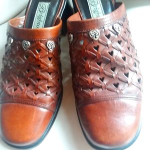 Brighton Womens Mules Sz 6M Brown Slip Ons Heels Cap Toes with heart medallions